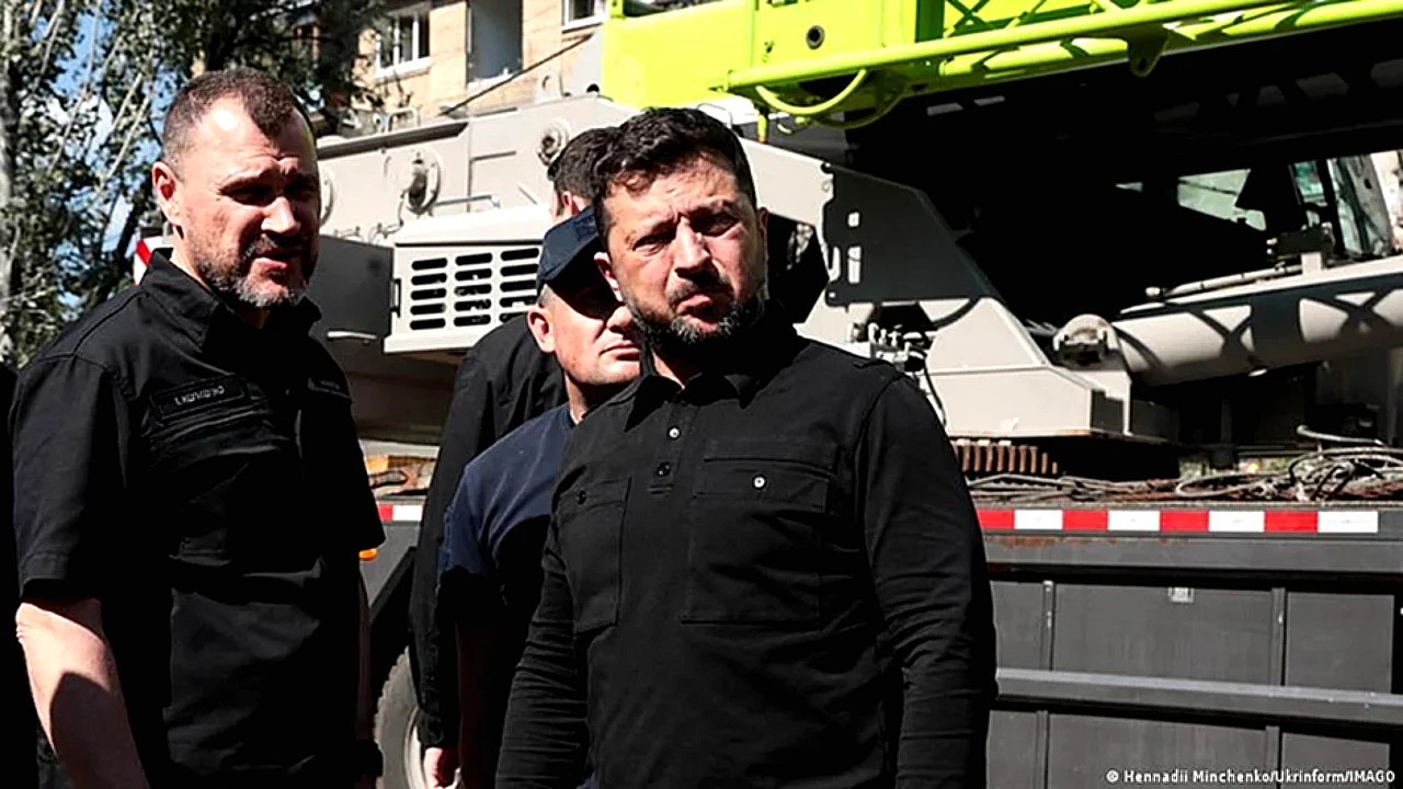 أوكرانيا تستهدف محطات منشآت نفطية ومحطات نفط روسية تتعرض