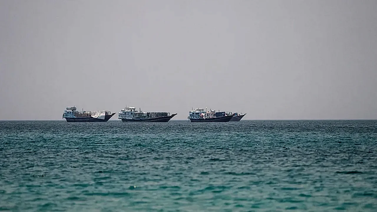إدانات عربية واسعة سفن في مضيق هرمز وسط للاستهداف الإيراني