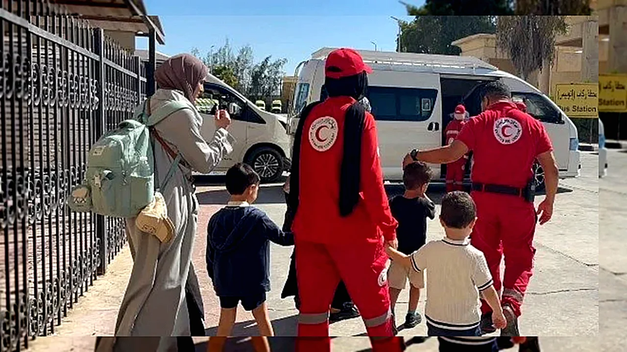الهلال الأحمر قافلة زاد العزة 266 التابعة للهلال الأحمر