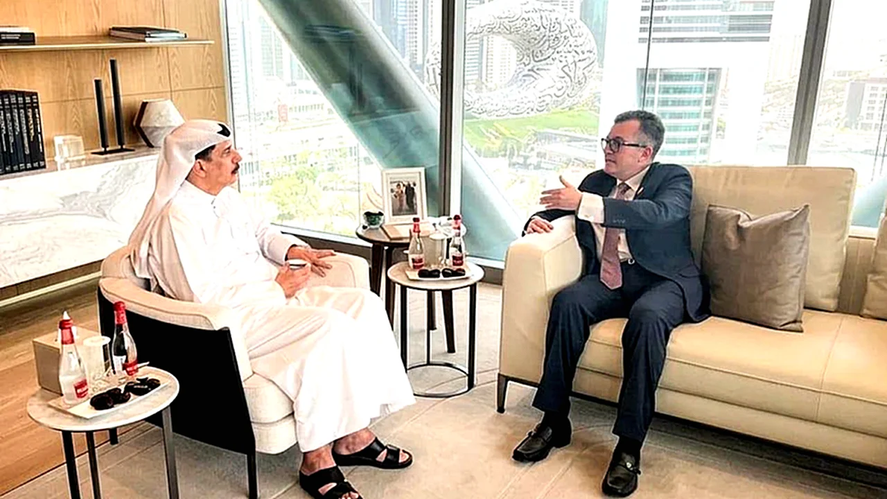 بمنظومة مركز دبي اجتماع وزير التخطيط مع محافظ مركز دبي