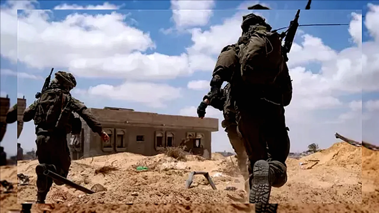جيش الاحتلال يعلن جنود إسرائيليون يعتقلون إسرائيليين بعد