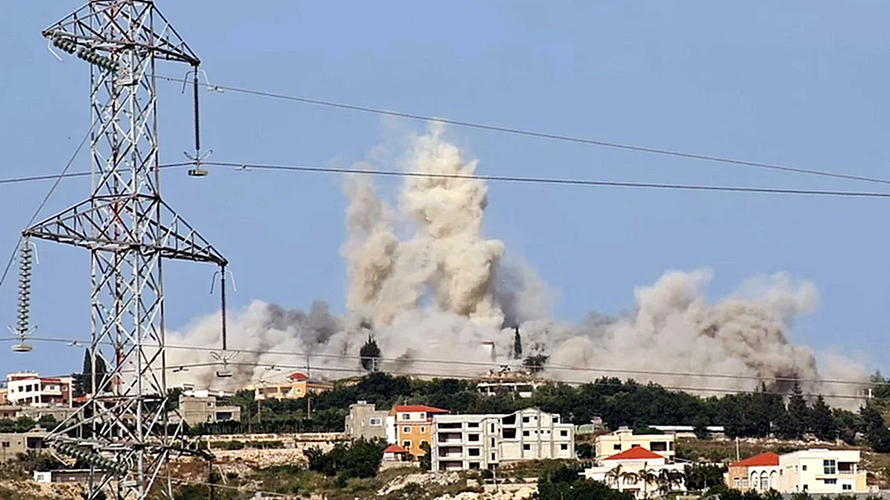 حزب الله ضحايا ضربات إسرائيلية في لبنان، بينهم طفل وقيادي