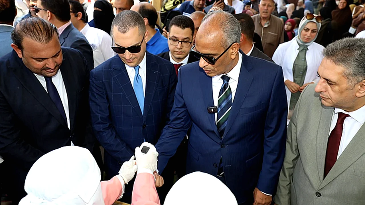 رئيس الوزراء يستعرض حصاد قافلة طبية شاملة نظمتها اللجنة الطبية العليا والاستغاثات في محافظة كفر الشيخ