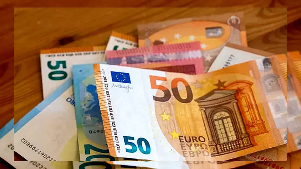 سعر اليورو ينخفض مقابل الجنيه في 5 بنوك خلال تعاملات اليوم