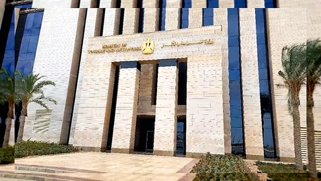 السياحة تحذر المسافرين عبر بنما إلى مصر من السفر دون شهادة تطعيم الحمى الصفراء