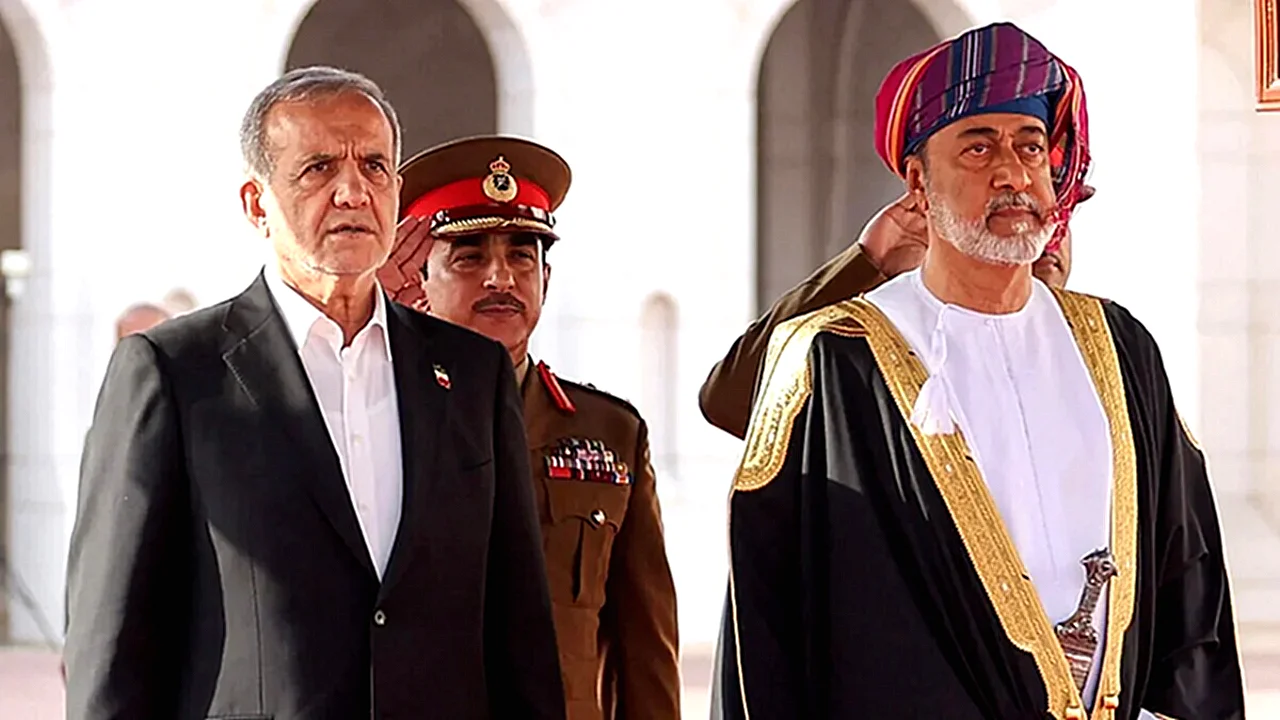 عُمان تتحول مُنعزِلة صورة لسلطان عُمان يستقبل الرئيس