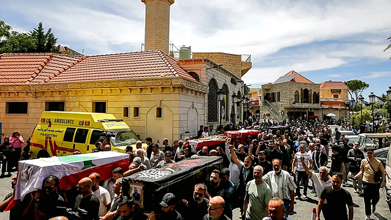 لبنان أمام خيار خيار مصيري - جنازة عائلة عبد الله في