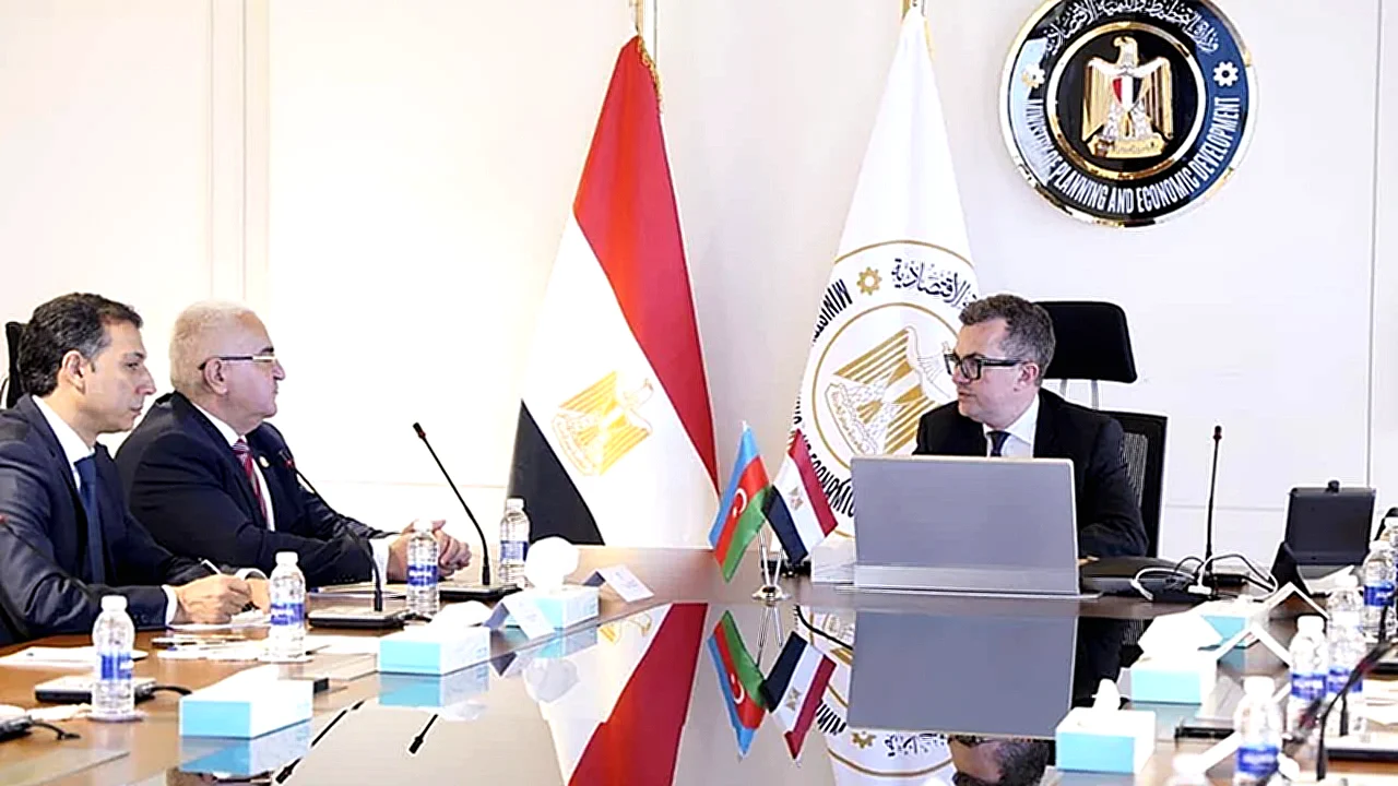 مصر وأذربيجان تبحثان تبادل الخبرات في مجال التنمية المستدامة