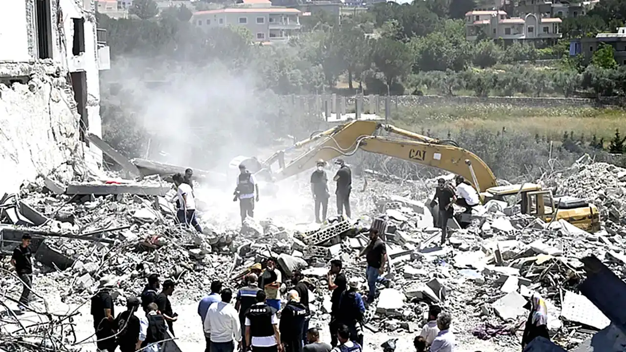 تصعيد إسرائيلي في لبنان وغموض بحري بمضيق هرمز مع استمرار المفاوضات الأمريكية الإيرانية