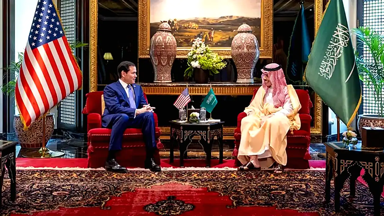 مضيق هرمز لقاء وزير الخارجية السعودي فيصل بن فرحان ونظيره