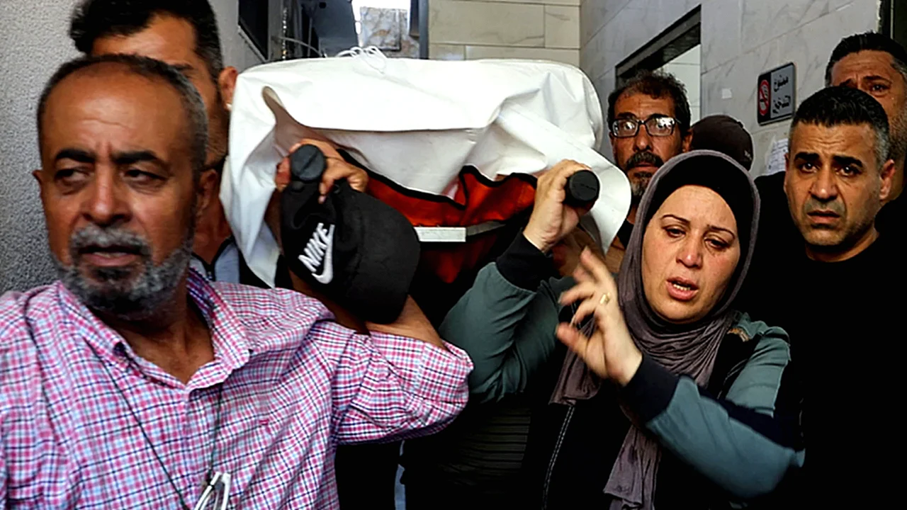 مقتل طالبة فلسطينية في غارة إسرائيلية على حي الرمال بغزة