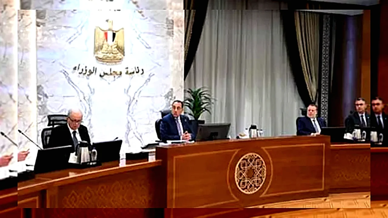 مليار دولار وتحويلات بيانات اقتصادية تظهر قفزة في إيرادات