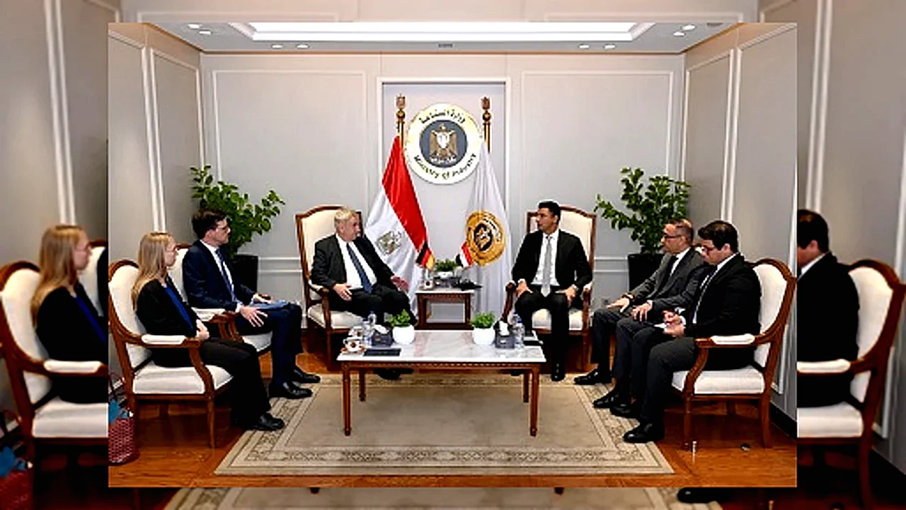 وزارة الصناعة مائدة مستديرة عقدتها مع وفد الشركات الألمانية