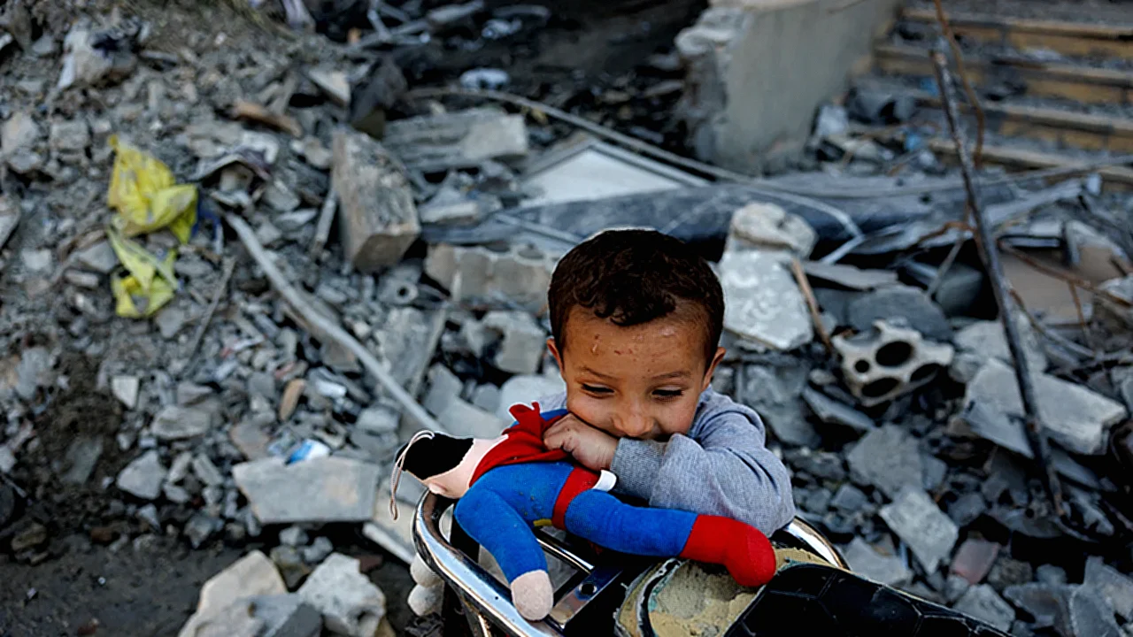 وزير الخارجية الإيراني يجري وزير الخارجية الإيراني عباس