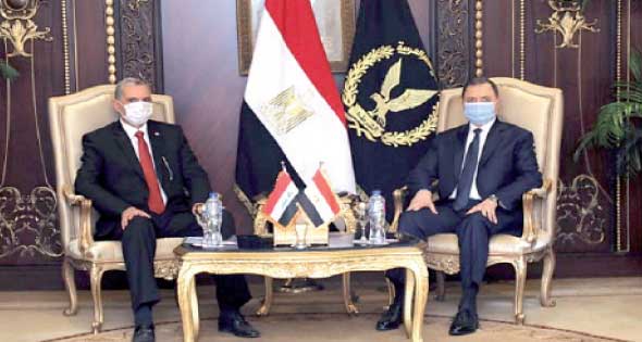 وزير الداخلية العراقي يلتقي نظيره المصري