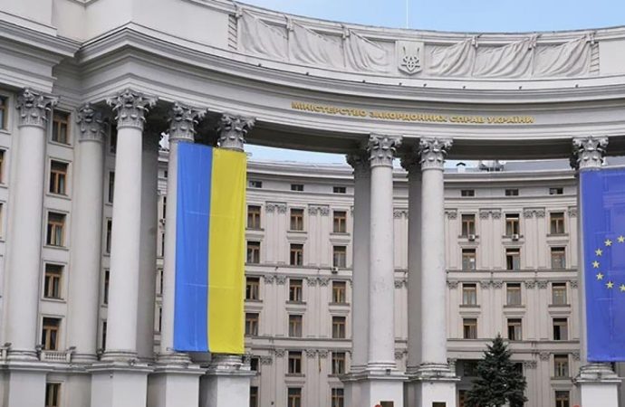 الدفاع الأوكرانية تفتح تحقيق موسع بسبب فضيحة فساد